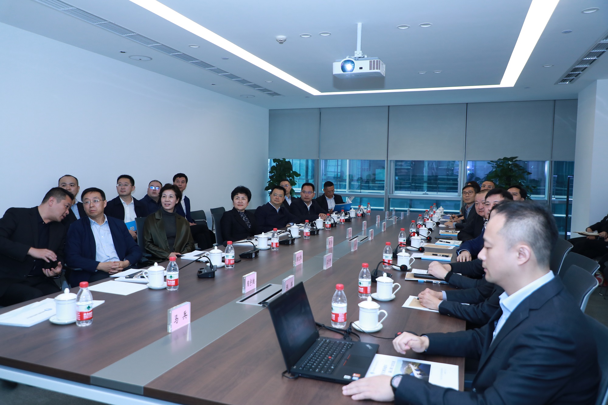 省人大常委會(huì)副主任、達(dá)州市委書記包惠蒞臨公司視察指導(dǎo)